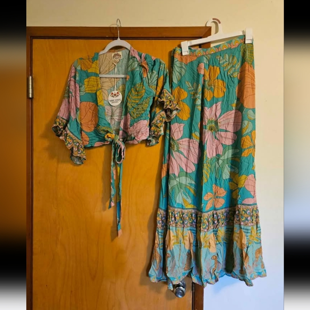 Nine Lives Bazaar Cabana Set NWT